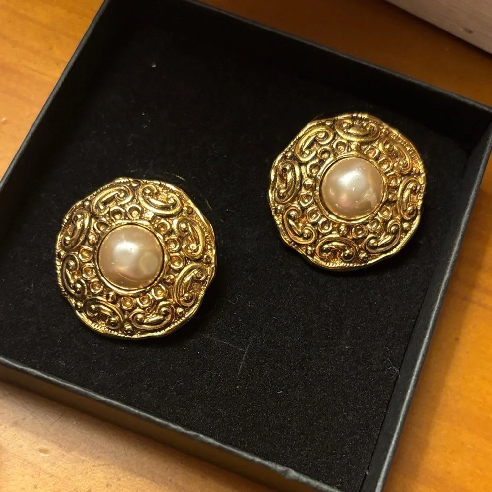 CHANEL Gold and Pearl Earrings